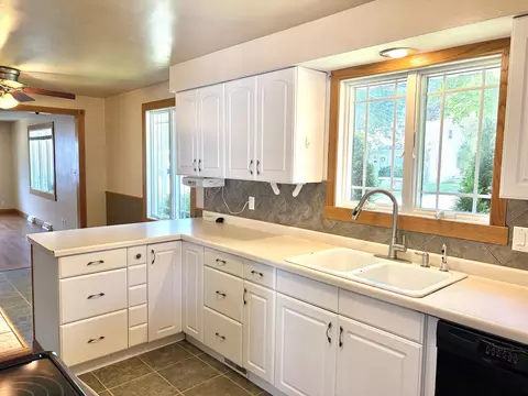 Kitchen - 1137 W Roberts Ave, Appleton, WI 54914 photo 2 of 4