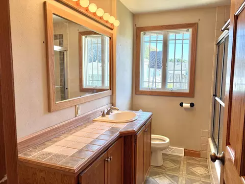 Bath - 1137 W Roberts Ave, Appleton, WI 54914 photo 1 of 3