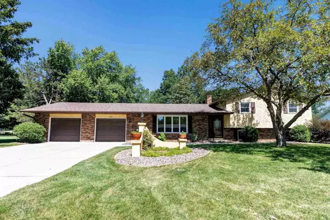 2786 Otto Ct, Green Bay, WI 54313