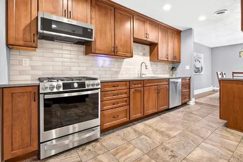 Kitchen - 1146 E Pacific St, Appleton, WI 54911 photo 2 of 5