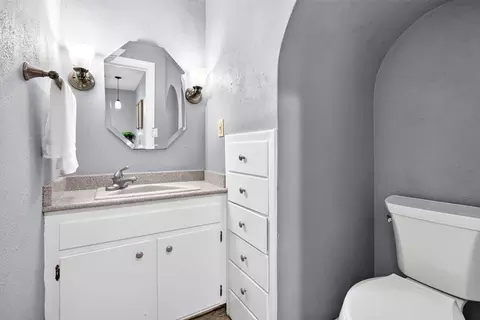 Bath - 1146 E Pacific St, Appleton, WI 54911 photo 1 of 6