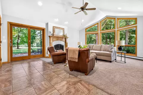 Living - 1146 E Pacific St, Appleton, WI 54911 photo 7 of 10