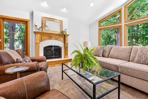 Living - 1146 E Pacific St, Appleton, WI 54911 photo 8 of 10
