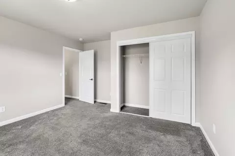 Bedroom - 609 Creekview Ln, Appleton, WI 54915 photo 3 of 3