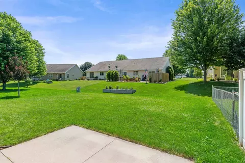 Exterior - 609 Creekview Ln, Appleton, WI 54915 photo 5 of 5