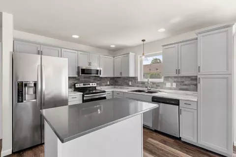 Kitchen - 609 Creekview Ln, Appleton, WI 54915 photo 3 of 3