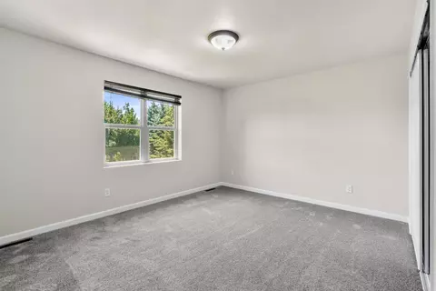 Bedroom - 609 Creekview Ln, Appleton, WI 54915 photo 2 of 3