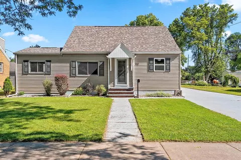Exterior - 712 E 3rd St, Kimberly, WI 54136 photo 3 of 11