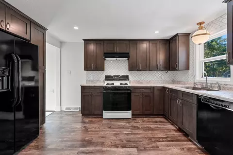Kitchen - 712 E 3rd St, Kimberly, WI 54136 photo 4 of 4
