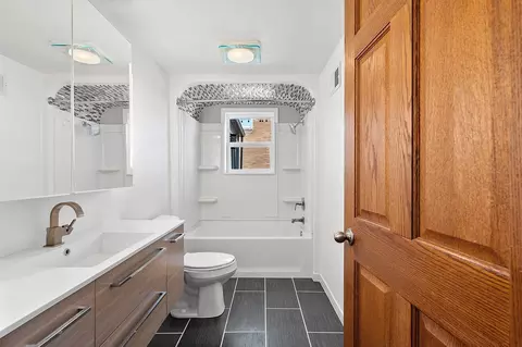 Bath - 712 E 3rd St, Kimberly, WI 54136 photo 1 of 3