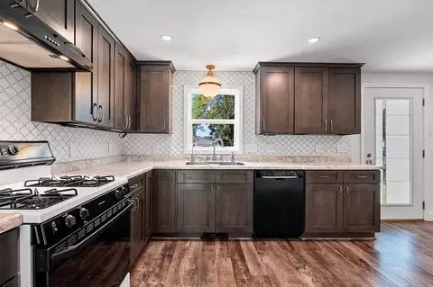 Kitchen - 712 E 3rd St, Kimberly, WI 54136 photo 3 of 4