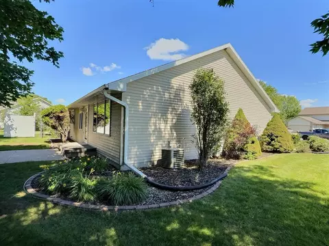 Exterior - w3181 Westowne Court, Appleton, WI 54915 photo 2 of 6