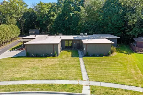 1004 W Crescent Dr, Manitowoc, WI 54220