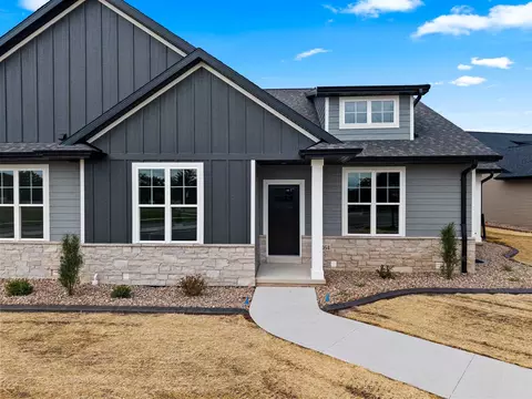 2864 Elm Tree Hl, Howard, WI 54313