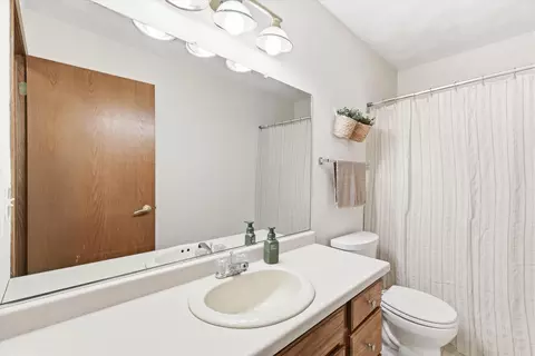 Bath - w5982 Hearthstone Drive, Appleton, WI 54915 photo 1 of 2