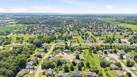 View/Area - w5982 Hearthstone Drive, Appleton, WI 54915 photo 5 of 7