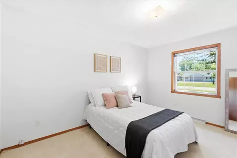 Bedroom - w5982 Hearthstone Drive, Appleton, WI 54915 photo 4 of 5