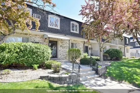 121 W North St #27, Waukesha, WI 53188