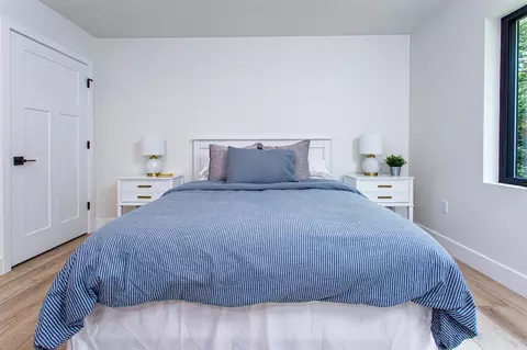 Bedroom - 6892 Bay Shore Dr, Egg Harbor, WI 54209 photo 5 of 9