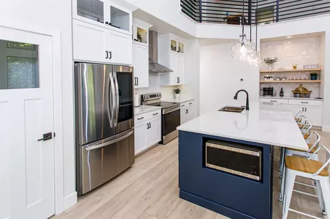 Kitchen - 6892 Bay Shore Dr, Egg Harbor, WI 54209 photo 10 of 12