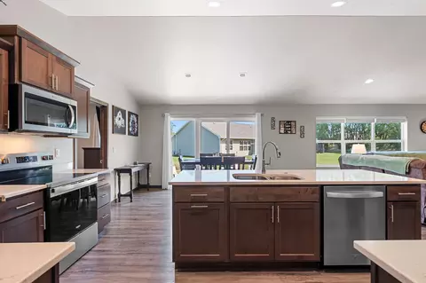 Kitchen - 130 Golf Course Dr, Wrightstown, WI 54180 photo 5 of 5