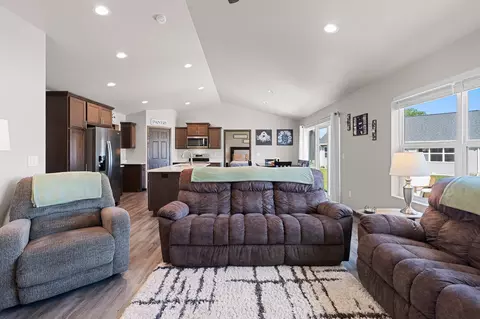 Living - 130 Golf Course Dr, Wrightstown, WI 54180 photo 4 of 4