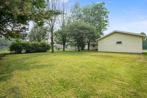 Exterior - 224 S Telulah Ave, Appleton, WI 54915 photo 10 of 11