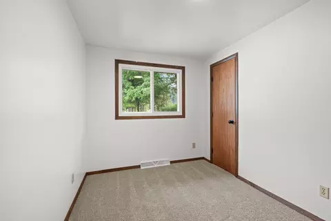 Bedroom - 224 S Telulah Ave, Appleton, WI 54915 photo 2 of 10