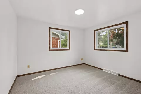 Bedroom - 224 S Telulah Ave, Appleton, WI 54915 photo 6 of 10