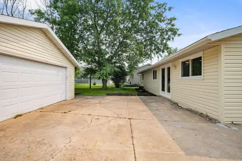 Exterior - 224 S Telulah Ave, Appleton, WI 54915 photo 4 of 11
