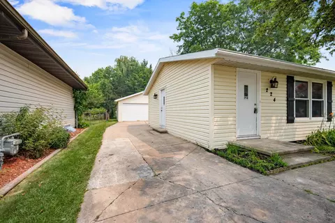Exterior - 224 S Telulah Ave, Appleton, WI 54915 photo 2 of 11
