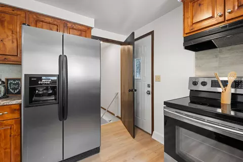 Entry Way - 224 S Telulah Ave, Appleton, WI 54915 photo 1 of 3