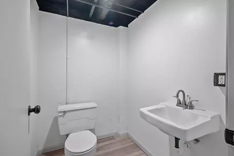 Bath - 224 S Telulah Ave, Appleton, WI 54915 photo 3 of 3