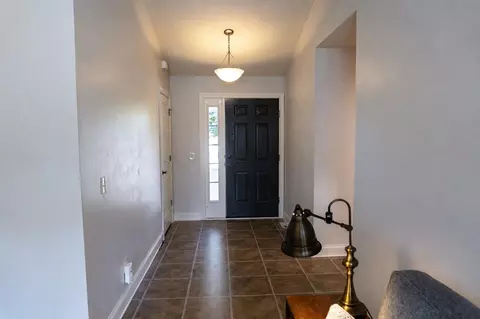 Entry Way - 4801 N Benview Ct, Appleton, WI 54913 photo 4 of 4
