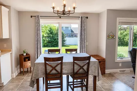 Dining - 4801 N Benview Ct, Appleton, WI 54913 photo 1 of 1