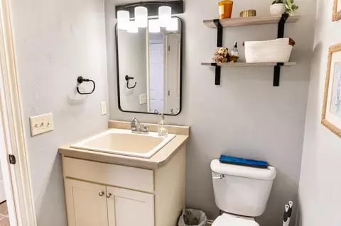 Bath - 4801 N Benview Ct, Appleton, WI 54913 photo 1 of 5