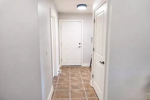 Entry Way - 4801 N Benview Ct, Appleton, WI 54913 photo 3 of 4