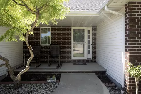 Exterior - 4801 N Benview Ct, Appleton, WI 54913 photo 9 of 11