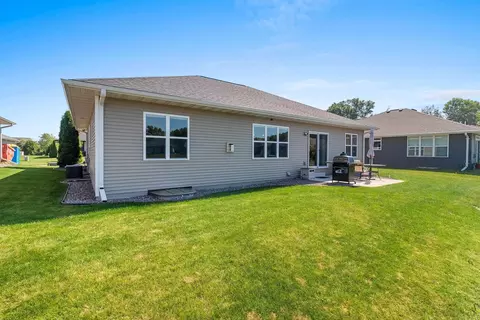 Exterior - 5042 Milkweed Trl, Appleton, WI 54913 photo 4 of 6