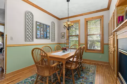 Dining - 2309 N Oneida St, Appleton, WI 54911 photo 4 of 4