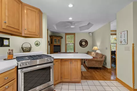 Kitchen - 2309 N Oneida St, Appleton, WI 54911 photo 4 of 5