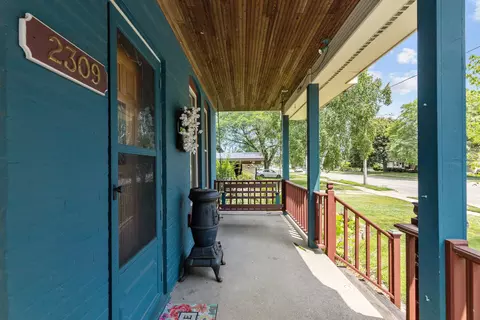 Exterior - 2309 N Oneida St, Appleton, WI 54911 photo 5 of 28
