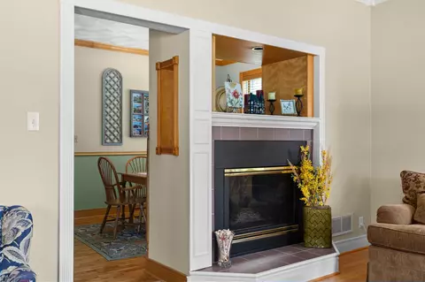 Entry Way - 2309 N Oneida St, Appleton, WI 54911 photo 1 of 2