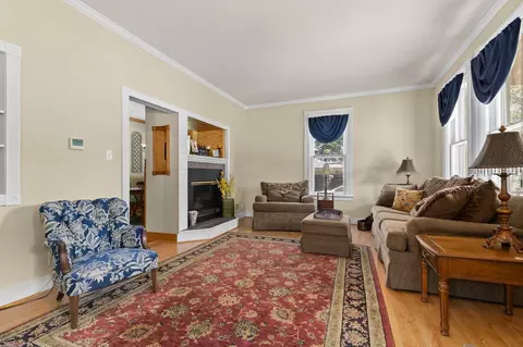 Living - 2309 N Oneida St, Appleton, WI 54911 photo 1 of 4