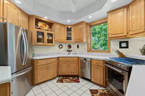 Kitchen - 2309 N Oneida St, Appleton, WI 54911 photo 3 of 5