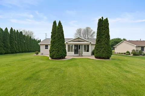 Exterior - n162 Hopfensperger Road, Appleton, WI 54915 photo 4 of 8