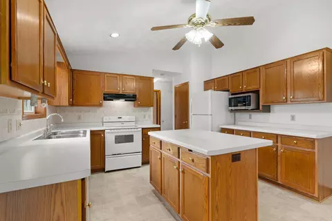 Kitchen - n162 Hopfensperger Road, Appleton, WI 54915 photo 5 of 6