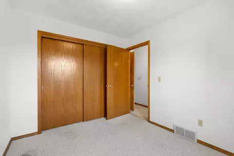 Bedroom - n162 Hopfensperger Road, Appleton, WI 54915 photo 2 of 5