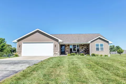988 Creek Ct, Little Suamico, WI 54141