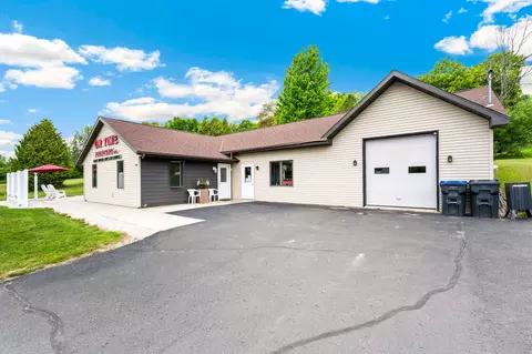 10471 Country Ln, Sister Bay, WI 54234
